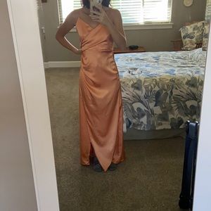 beautiful satin gown. only selling bc i got it in the wrong color for a wedding!